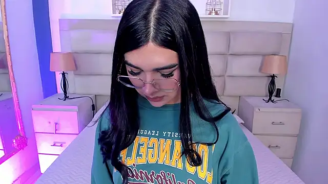 RoseCassie online show from September 25, 2025, 12:55 pm