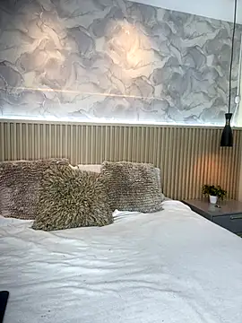 AinaraJimenez online show from November 24, 2025, 7:25 pm