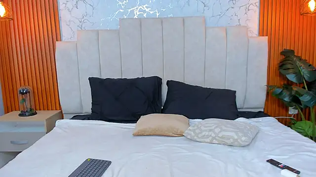 AinaraJimenez online show from March 18, 2025, 10:39 am