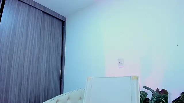 Sara Leblanc online show from November 19, 2025, 12:38 pm