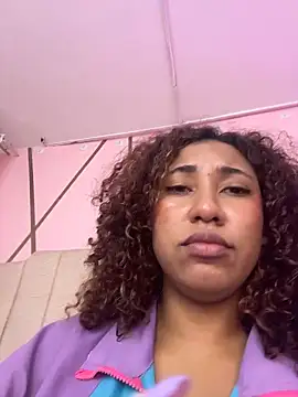 lauraltt online show from November 19, 2025, 7:47 pm