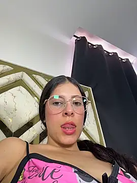 Snapshot of evaFiore chatting on June 24, 2026, 7:01 pm evaFiore online show from June 24, 2026, 7:01 pm