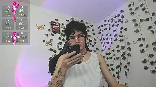 Snapshot of skinny_dann chatting on February 15, 2025, 1:21 am skinny dann online show from February 15, 2025, 1:21 am