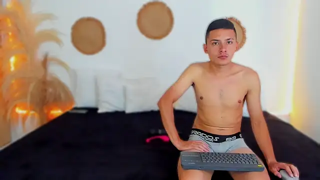 TifannyRossiii online show from March 21, 2025, 7:46 pm