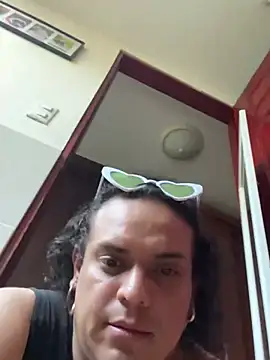 NikkelSofia online show from February 4, 2025, 1:06 pm