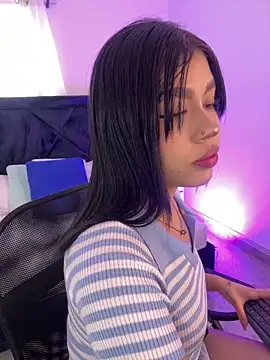 Snapshot of Lily_Woodz chatting on June 9, 2026, 7:04 pm Lily Woodz online show from June 9, 2026, 7:04 pm