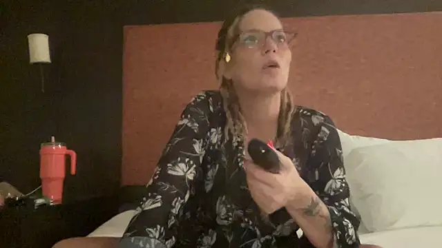 Snapshot of skarfos1babe69 chatting on December 27, 2024, 3:53 am skarfos1babe69 online show from December 27, 2024, 3:53 am