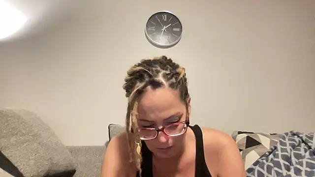 Snapshot of skarfos1babe69 chatting on December 29, 2024, 6:24 am skarfos1babe69 online show from December 29, 2024, 6:24 am