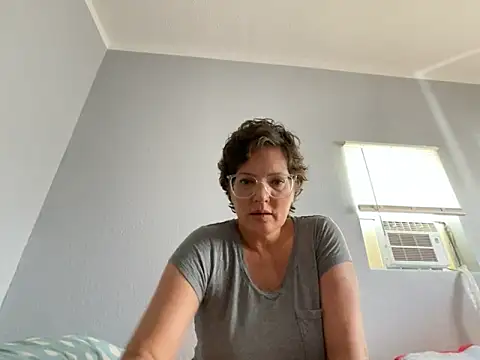 Snapshot of skarfos1babe69 chatting on March 25, 2026, 3:44 pm skarfos1babe69 online show from March 25, 2026, 3:44 pm