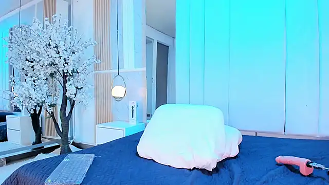 salomebenz online show from September 12, 2025, 9:47 pm