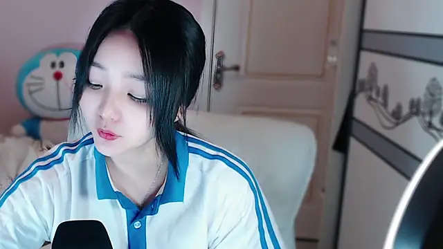 xiao-xiao-D online show from March 15, 2025, 12:02 pm