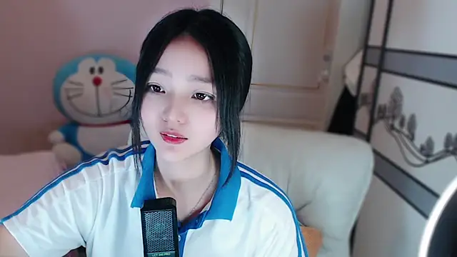 xiao-xiao-D online show from March 20, 2025, 2:32 pm