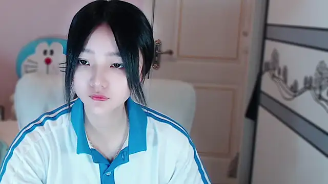 xiao-xiao-D online show from March 13, 2025, 4:38 am