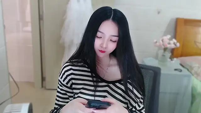 xiao-xiao-D online show from March 19, 2026, 5:07 am