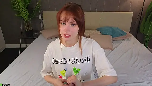 Snapshot of Mollly_Rouge chatting on April 29, 2026, 12:15 am Mollly Rouge online show from April 29, 2026, 12:15 am