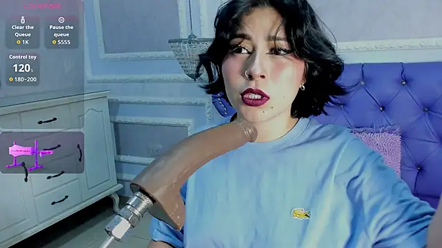 Lily Martinez online show from November 2, 2025, 7:46 am