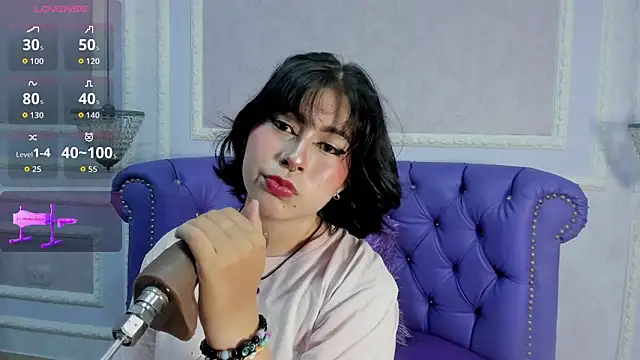 Lily Martinez online show from November 28, 2025, 9:09 am