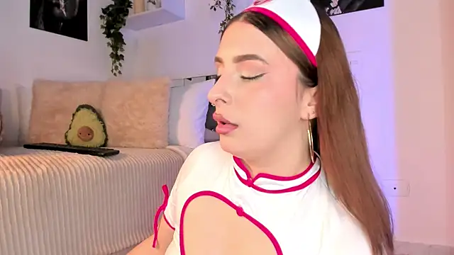 Alissonroses online show from September 19, 2025, 9:19 pm