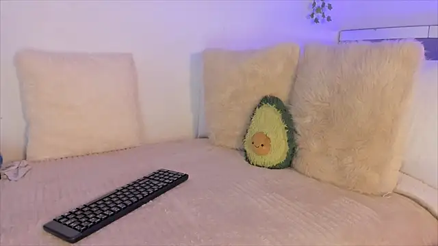 Alissonroses online show from March 7, 2025, 4:00 pm