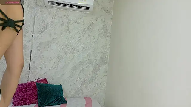 Snapshot of dani-lue chatting on June 20, 2026, 1:49 pm dani-lue online show from June 20, 2026, 1:49 pm