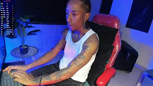 JhonyMiller  online show from October 31, 2025, 7:43 pm