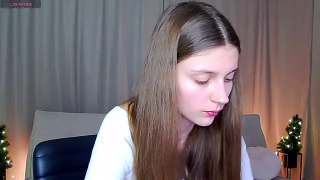 LanaGrotty online show from December 20, 2024, 6:13 pm