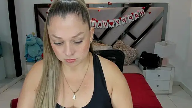 natalia5560 online show from September 30, 2025, 1:28 pm