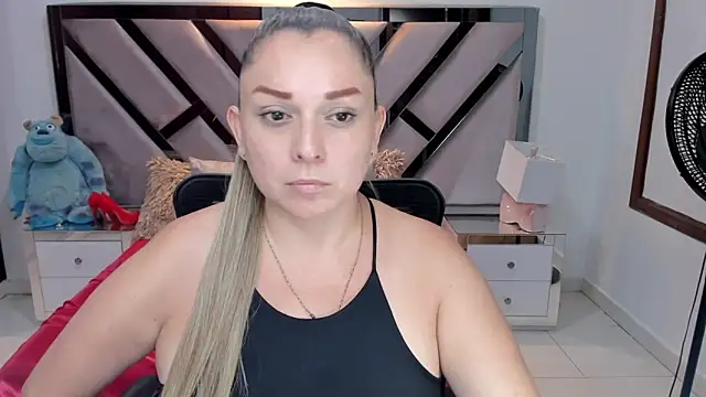 natalia5560 online show from September 10, 2025, 2:38 pm