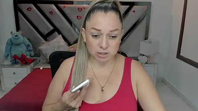 natalia5560 online show from October 25, 2025, 1:23 pm