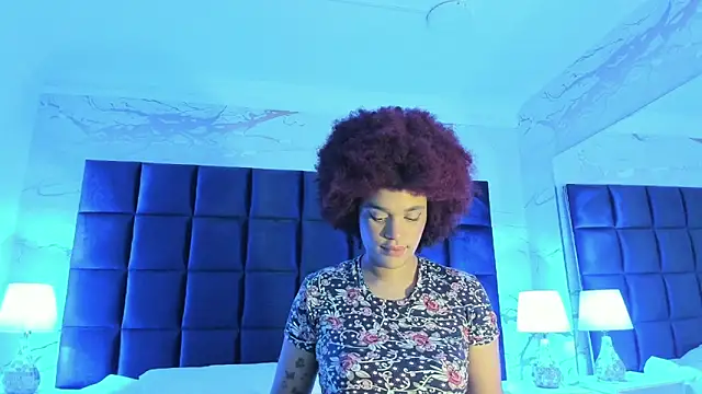 Snapshot of loladupont chatting on February 25, 2026, 3:07 am loladupont online show from February 25, 2026, 3:07 am