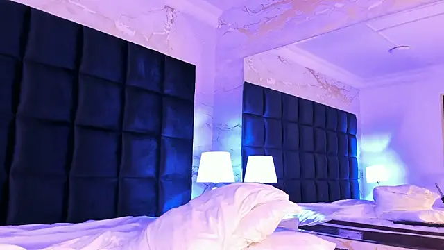 Snapshot of loladupont chatting on March 2, 2026, 7:15 am loladupont online show from March 2, 2026, 7:15 am