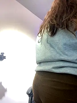 Snapshot of michell_boobs_ chatting on December 20, 2025, 1:52 am michell boobs online show from December 20, 2025, 1:52 am