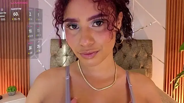 Snapshot of charlottee_white chatting on June 2, 2026, 8:53 pm charlottee white online show from June 2, 2026, 8:53 pm