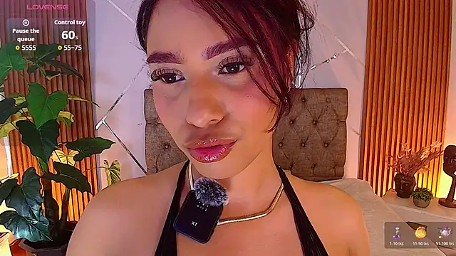 Snapshot of charlottee_white chatting on May 1, 2026, 9:53 pm charlottee white online show from May 1, 2026, 9:53 pm