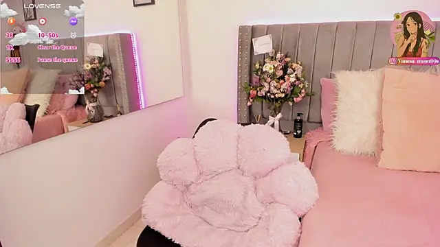 vanesa moon   online show from April 17, 2026, 1:41 am