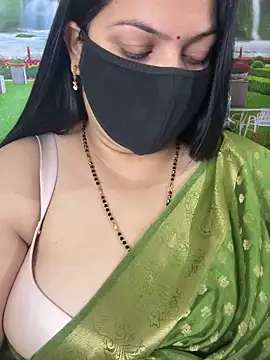 FlatVincy4 online show from November 5, 2025, 3:20 am