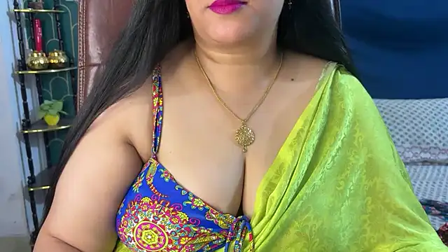 FlatVincy4 online show from July 6, 2026, 3:47 pm