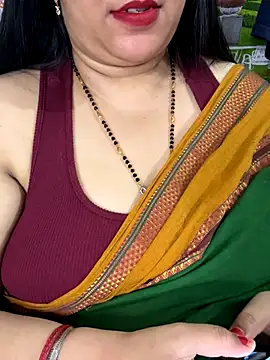 FlatVincy4 online show from November 9, 2025, 4:33 pm