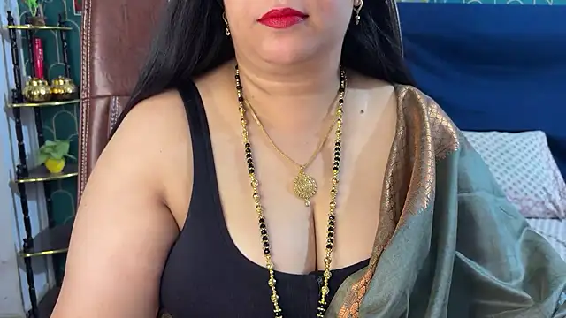 FlatVincy4 online show from July 8, 2026, 4:02 am
