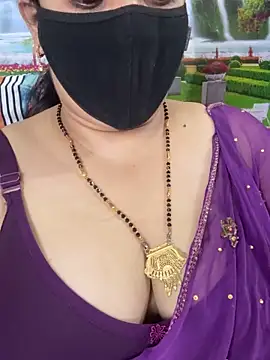 FlatVincy4 online show from October 19, 2025, 4:54 pm