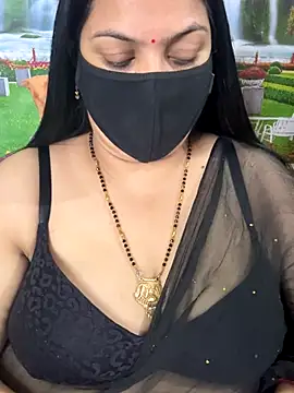 FlatVincy4 online show from November 6, 2025, 3:54 am