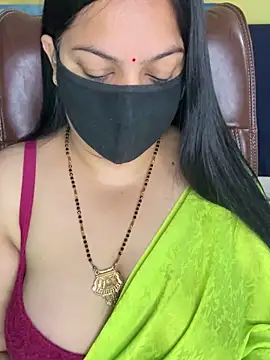 FlatVincy4 online show from November 27, 2025, 4:24 am