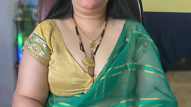 FlatVincy4 online show from February 5, 2026, 4:19 am