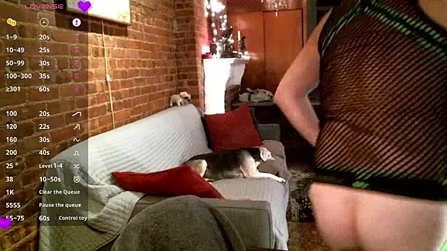 Snapshot of Johnny_Bottoms chatting on March 19, 2025, 10:09 pm Johnny Bottoms online show from March 19, 2025, 10:09 pm