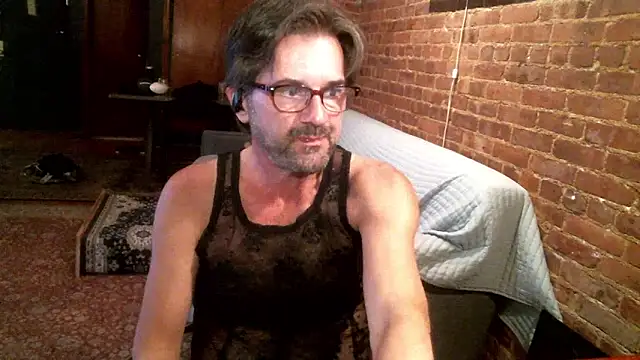 Snapshot of Johnny_Bottoms chatting on October 22, 2025, 12:32 am Johnny Bottoms online show from October 22, 2025, 12:32 am