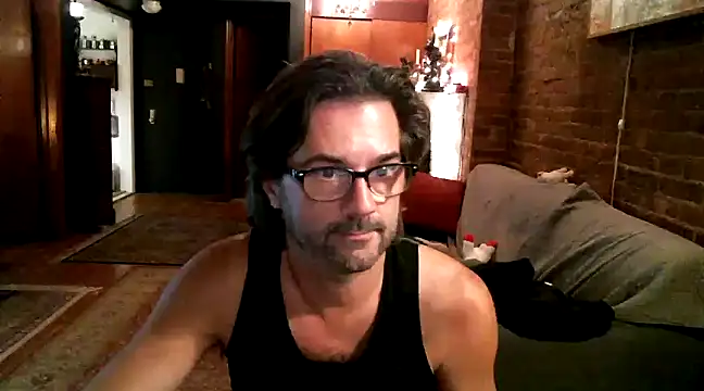 Snapshot of Johnny_Bottoms chatting on December 19, 2024, 10:21 pm Johnny Bottoms online show from December 19, 2024, 10:21 pm