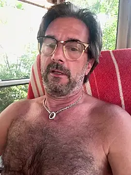 Snapshot of Johnny_Bottoms chatting on July 1, 2026, 10:10 pm Johnny Bottoms online show from July 1, 2026, 10:10 pm