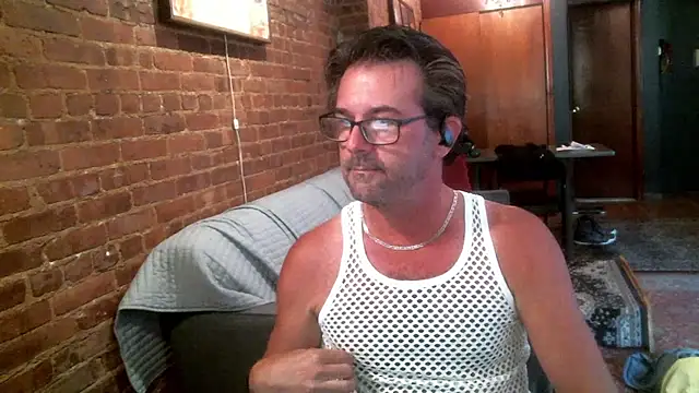 Snapshot of Johnny_Bottoms chatting on September 14, 2025, 1:22 pm Johnny Bottoms online show from September 14, 2025, 1:22 pm