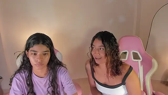 martina roldam online show from September 20, 2025, 2:38 am