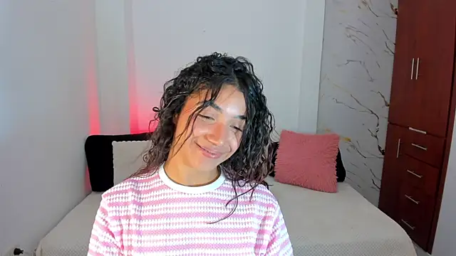 martina roldam online show from May 21, 2026, 3:04 am